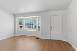 104 W 525 N, Layton, UT 84041 - Photo 4