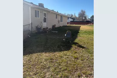 6088 S Hazelhurst Dr W, Taylorsville, UT 84129 - Photo 4