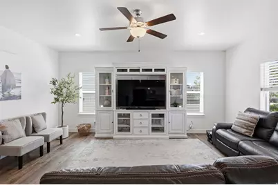 313 E 170 N, Vineyard, UT 84059 - Photo 2