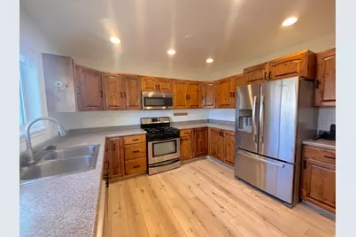 212 E 500 S, Blanding, UT 84511 - Photo 8