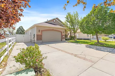 5763 S Stone Bluff Way W, Kearns, UT 84118 - Photo 4