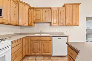 5763 S Stone Bluff Way W, Kearns, UT 84118 - Photo 14