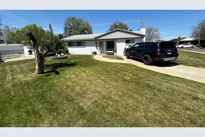 367 Hawthorne Dr, Layton, UT 84041 - Photo 1