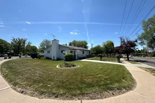 367 Hawthorne Dr, Layton, UT 84041 - Photo 4