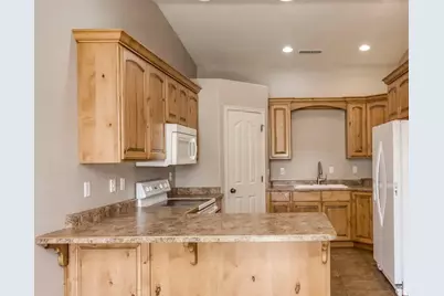2226 E Crimson Cir, Saint George, UT 84790 - Photo 8