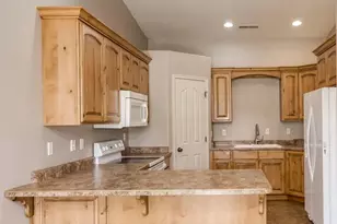 2226 E Crimson Cir, Saint George, UT 84790 - Photo 8