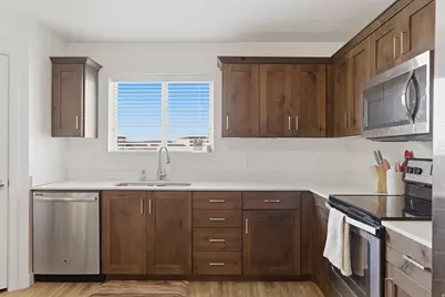 212 E 700 N, Vineyard, UT 84058 - Photo 8