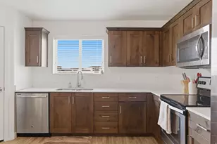212 E 700 N, Vineyard, UT 84058 - Photo 8