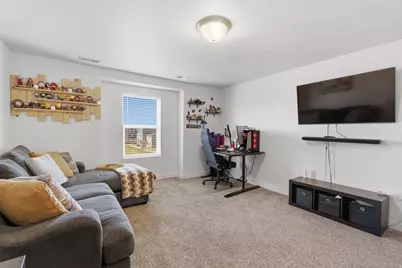 212 E 700 N, Vineyard, UT 84058 - Photo 2
