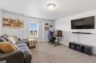 212 E 700 N, Vineyard, UT 84058 - Photo 2
