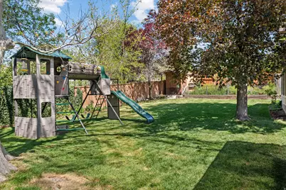 1075 N 200 E, Lehi, UT 84043 - Photo 34