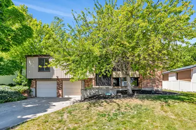 5324 S Robinwood Cir, Taylorsville, UT 84129 - Photo 2