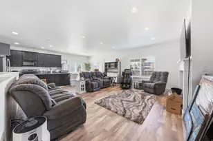 853 N Sheridan Dr, Spanish Fork, UT 84660 - Photo 2