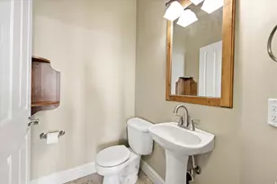 1733 E Crimson Oak Dr, Draper, UT 84020 - Photo 38