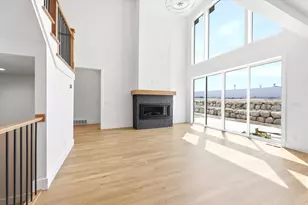 353 N Barlow Ct, Saratoga Springs, UT 84045 - Photo 2