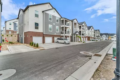 863 N Coulsen Dr #H302, Saratoga Springs, UT 84045 - Photo 2