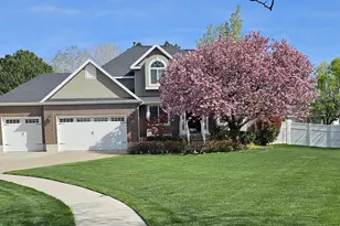 238 Kay Circle, Kaysville, UT 84037 - Photo 2