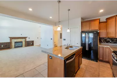 12708 S City Heights Dr, Riverton, UT 84065 - Photo 2