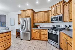 10475 N Canterbury Dr, Highland, UT 84003 - Photo 14