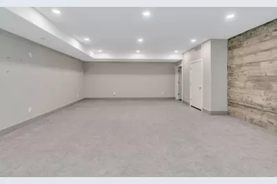7045 S 300 E, Midvale, UT 84047 - Photo 32