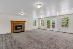 1035 E Hillcrest Dr, Springville, UT 84663 - Photo 4