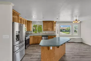 1035 E Hillcrest Dr, Springville, UT 84663 - Photo 12
