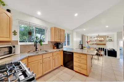 2098 E 10140 S, Sandy, UT 84092 - Photo 8