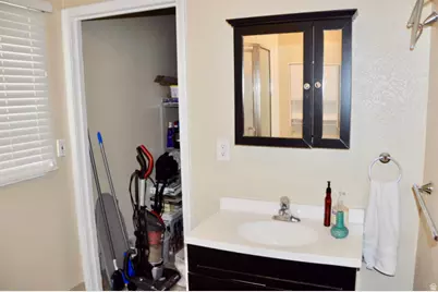 1155 N 200 E, Orem, UT 84057 - Photo 22