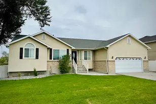 799 E Main St, Grantsville, UT 84029 - Photo 2