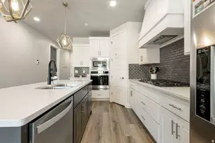 2306 N Park Center Dr, Washington, UT 84780 - Photo 4