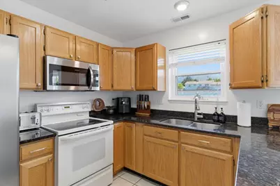 1297 S 925 W, Woods Cross, UT 84087 - Photo 6
