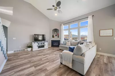14463 S Sun Bloom Ln, Herriman, UT 84096 - Photo 4
