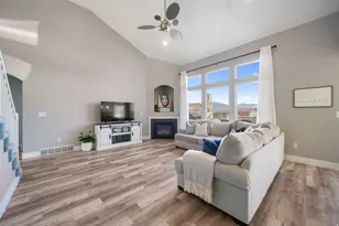 14463 S Sun Bloom Ln, Herriman, UT 84096 - Photo 4