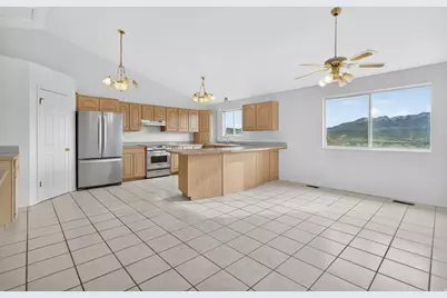 8927 E Pineview Dr N, Huntsville, UT 84317 - Photo 14