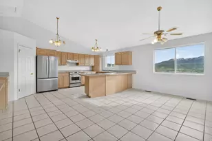 8927 E Pineview Dr N, Huntsville, UT 84317 - Photo 14