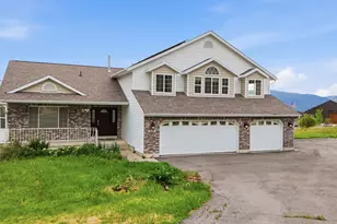 8927 E Pineview Dr N, Huntsville, UT 84317 - Photo 2