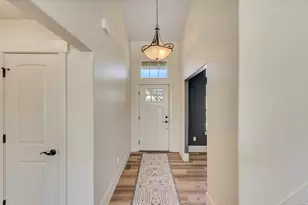 11829 S Pinnacle Acre Ct, Riverton, UT 84065 - Photo 4