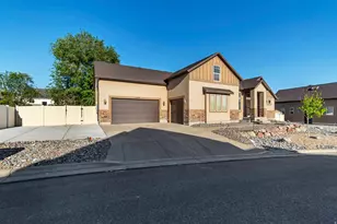 11829 S Pinnacle Acre Ct, Riverton, UT 84065 - Photo 2