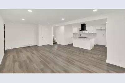 2054 W Mark St, Layton, UT 84041 - Photo 4