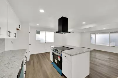2054 W Mark St, Layton, UT 84041 - Photo 8