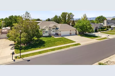2601 W Bridle Oak Dr, South Jordan, UT 84095 - Photo 2