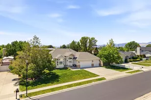 2601 W Bridle Oak Dr, South Jordan, UT 84095 - Photo 2