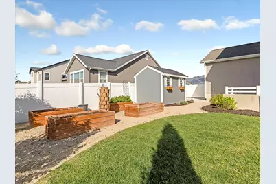 4904 N Mt Nebo Dr, Eagle Mountain, UT 84005 - Photo 36
