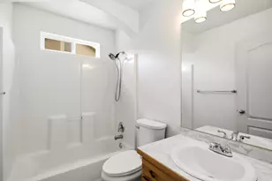 7103 S Sorrento Way, West Jordan, UT 84081 - Photo 18