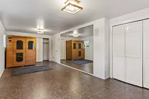 179 E Dorchester Dr N, Salt Lake City, UT 84103 - Photo 4