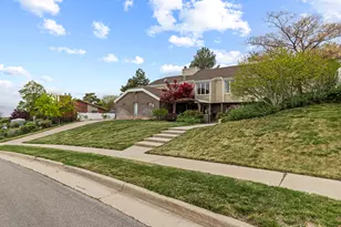 179 E Dorchester Dr N, Salt Lake City, UT 84103 - Photo 2