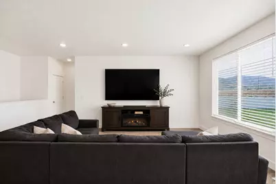 592 E 600 S, Hyrum, UT 84319 - Photo 14
