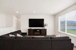 592 E 600 S, Hyrum, UT 84319 - Photo 14