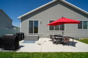 592 E 600 S, Hyrum, UT 84319 - Photo 38
