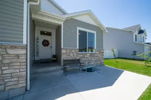 592 E 600 S, Hyrum, UT 84319 - Photo 2